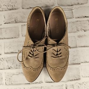 Womens 8.5. Oxford Lace Up Shoe